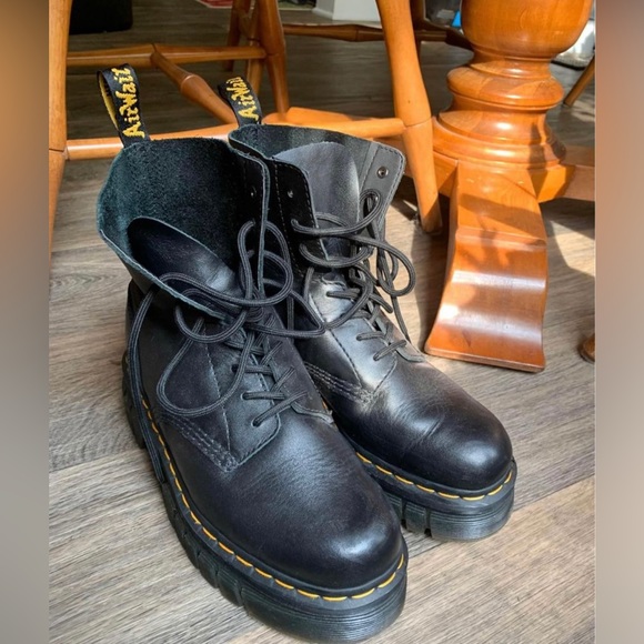 gently used platform docs ❤️ - Picture 2 of 4